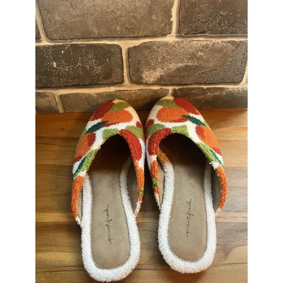 Print fresh Slippers Chic and CozyFootwear Size 9 - Picture 4 of 16